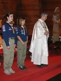 Les servants, deux membres du 148 Scout NDC